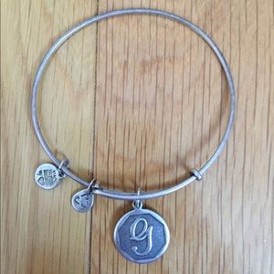 ‘G’ pendant Alex & Ani bracelet